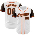 Aangepaste honkbalshirt in wit, authentiek bruin-oranje, twee kleuren Aangepaste honkbalshirt in wit, authentiek bruin-oranje, twee kleuren