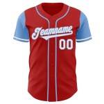 Op maat gemaakt tweekleurig honkbalshirt in blauw, rood, wit en licht, authentiek Op maat gemaakt tweekleurig honkbalshirt in blauw, rood, wit en licht, authentiek